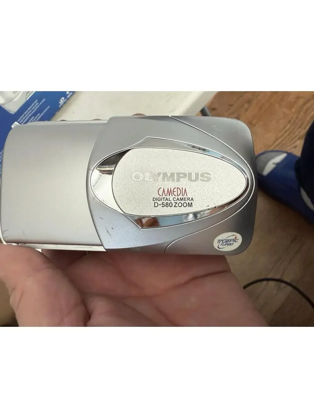 Olympus CAMEDIA D-580 Zoom 4.0MP Digital Camera - Silver With Box